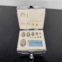Accuris Instruments Weight Calibration Set image 2
